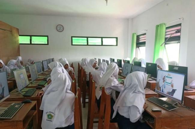 Laksanakan Tryout AKMI, MTsN 7 Kebumen Gandeng Edubrand